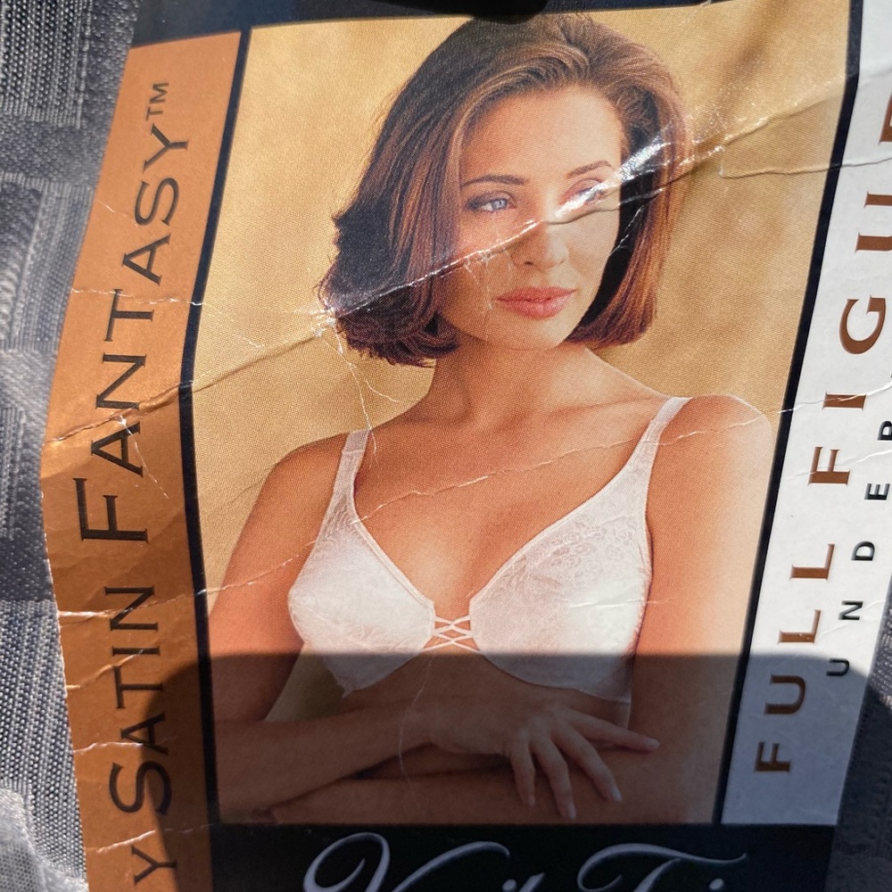 New Vanity fair celebrate confidence Flower Underwire Bra - White  42DDD